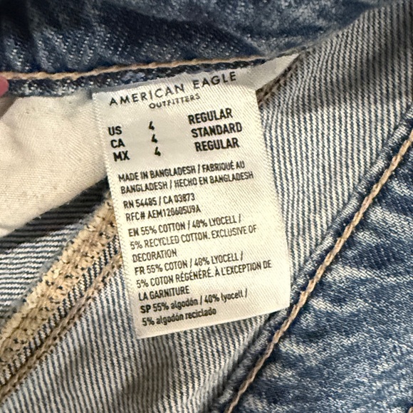 Women’s American Eagle Outfitters Distressed Blue Flare Jeans - Picture 4 of 8